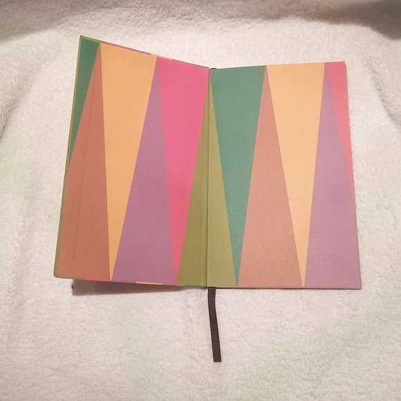 New (Came w/o Tags) Gucci Empowering Dream-Makers set - Picture 5 of 9